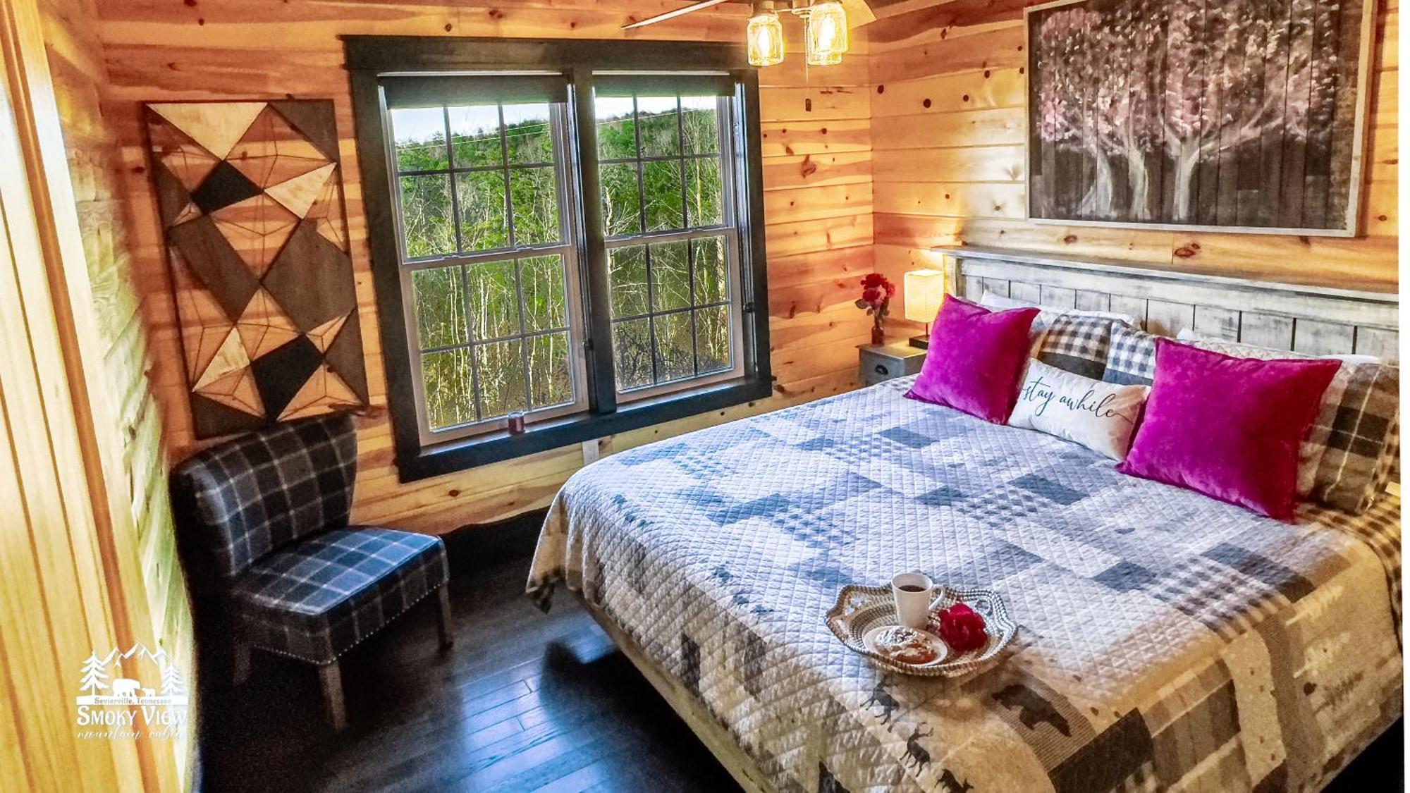 Luxurious 6 Bed 5 Bath Cabin Amazing Location & Privacy! -4 Miles To Gatlinburg & Pidgeon Forge-Hot Tub-Fireplace-King Suits-Deck-Grill-Free Parking For 8 Vehicles-Firepit-Full Kitchen-"Smoky View Cabin" Sevierville Zewnętrze zdjęcie